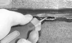 Прочистка дренажных отверстий кузова